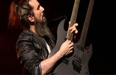Chitaristul Bumblefoot (Guns N’ Roses) trage o fuga pana in Dubai